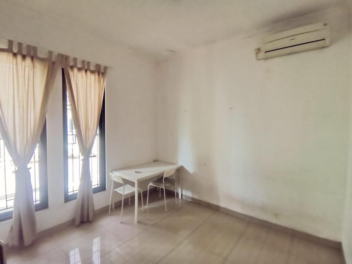 4-Bedroom Home In South Jakarta Nuansa Swadarma Residence By Le Ciel Hospitality Екстериор снимка