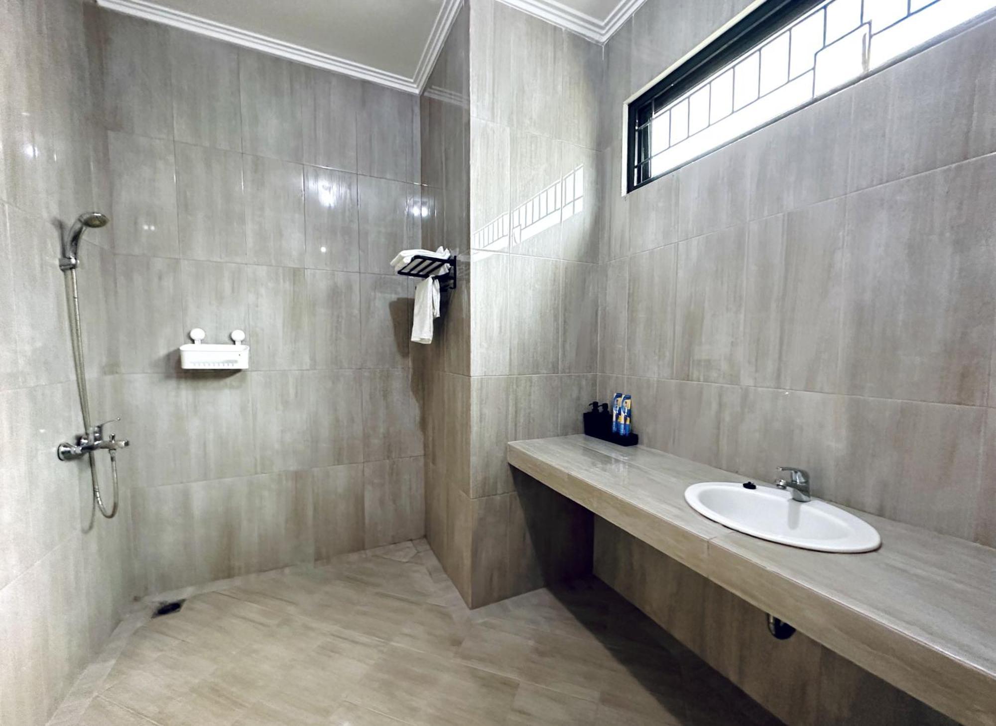 4-Bedroom Home In South Jakarta Nuansa Swadarma Residence By Le Ciel Hospitality Екстериор снимка