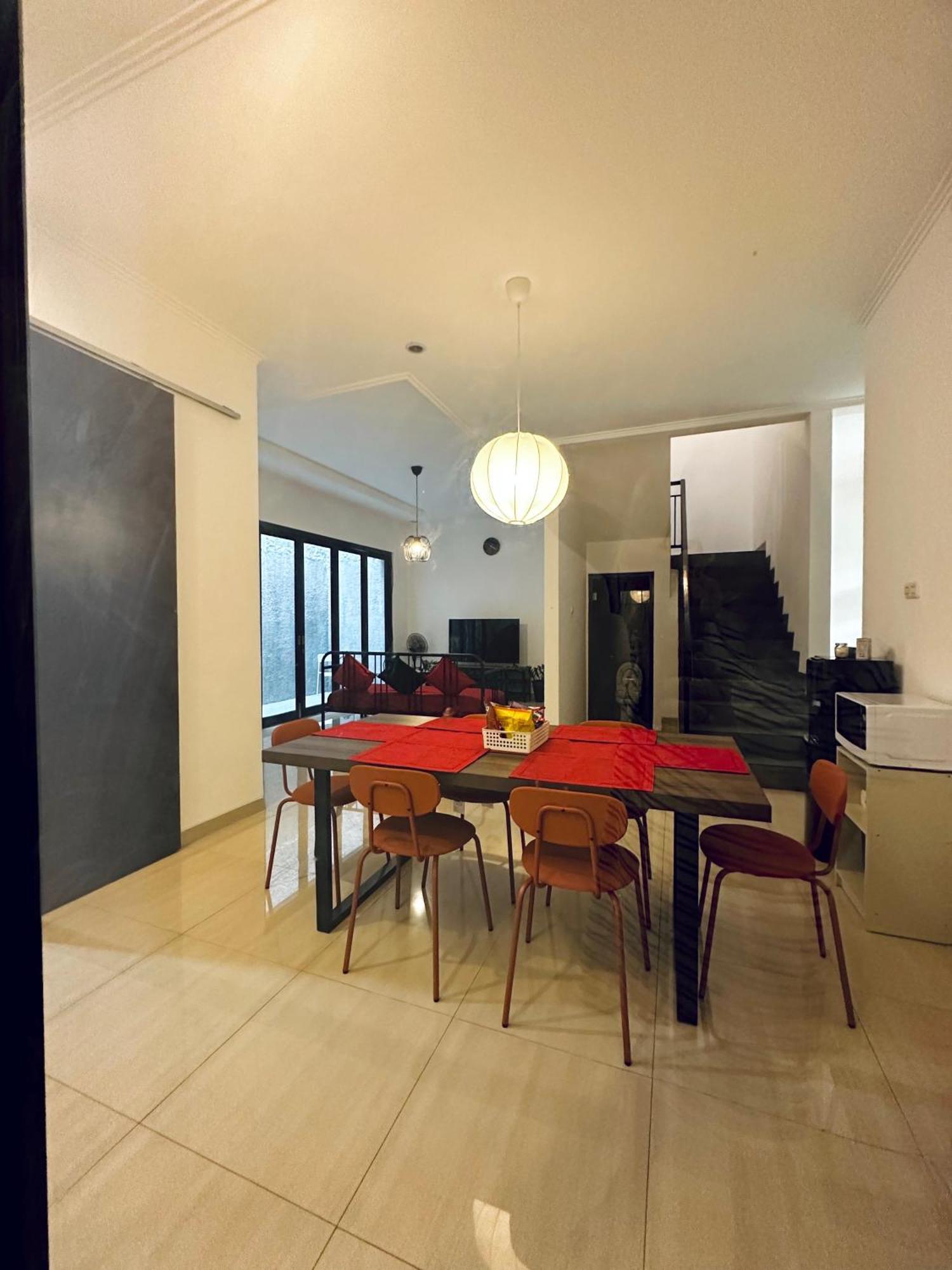 4-Bedroom Home In South Jakarta Nuansa Swadarma Residence By Le Ciel Hospitality Екстериор снимка