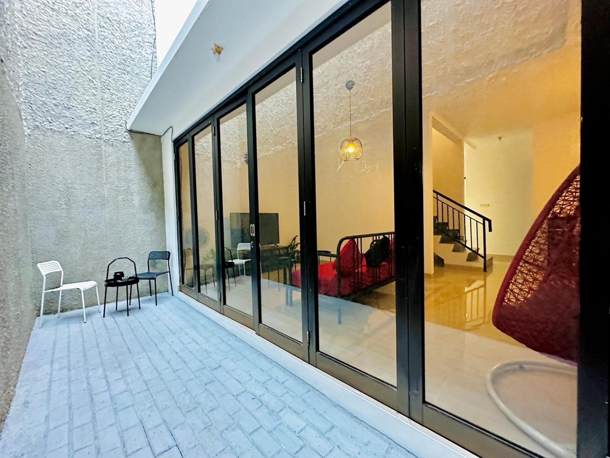4-Bedroom Home In South Jakarta Nuansa Swadarma Residence By Le Ciel Hospitality Екстериор снимка