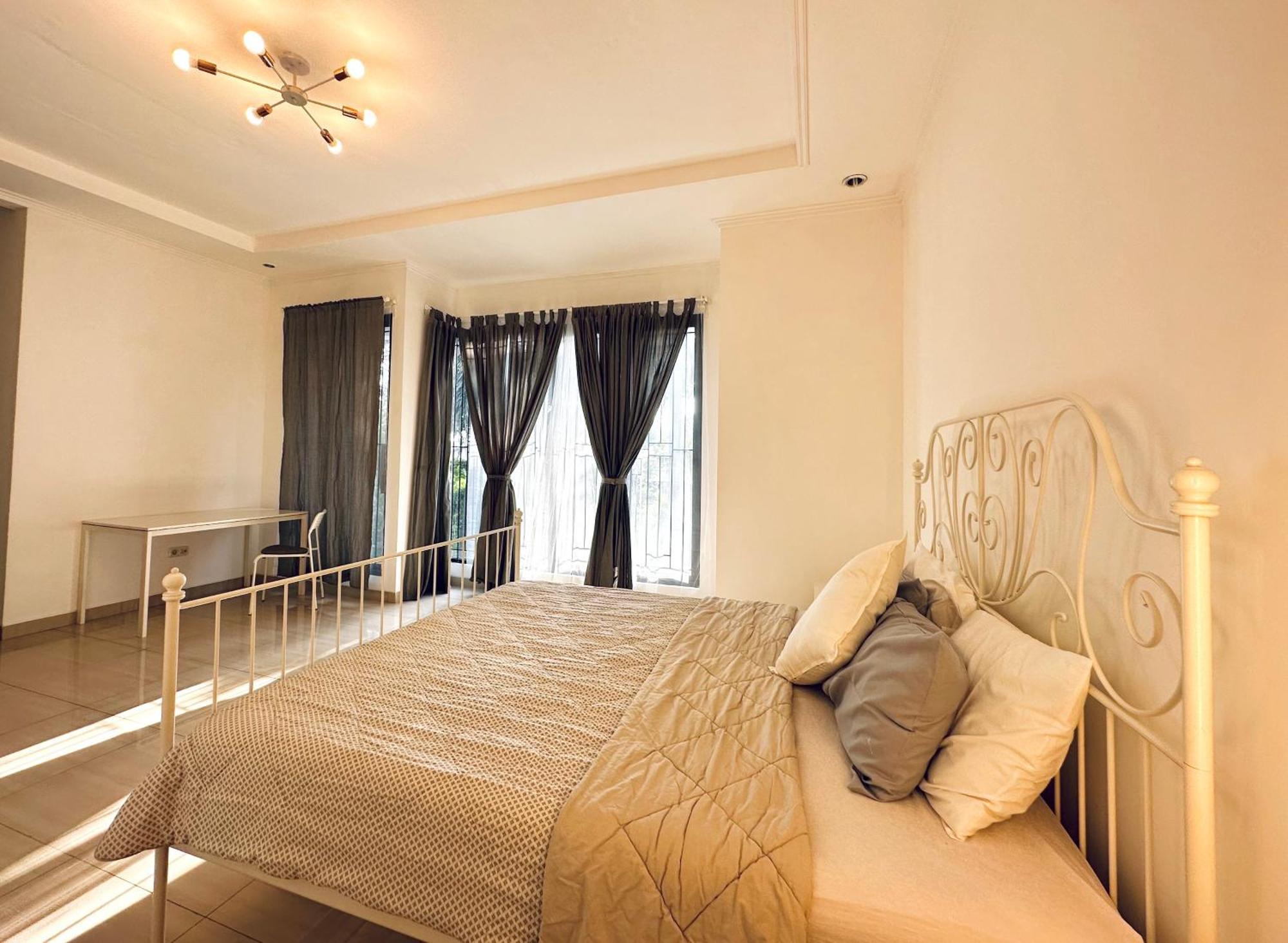 4-Bedroom Home In South Jakarta Nuansa Swadarma Residence By Le Ciel Hospitality Екстериор снимка