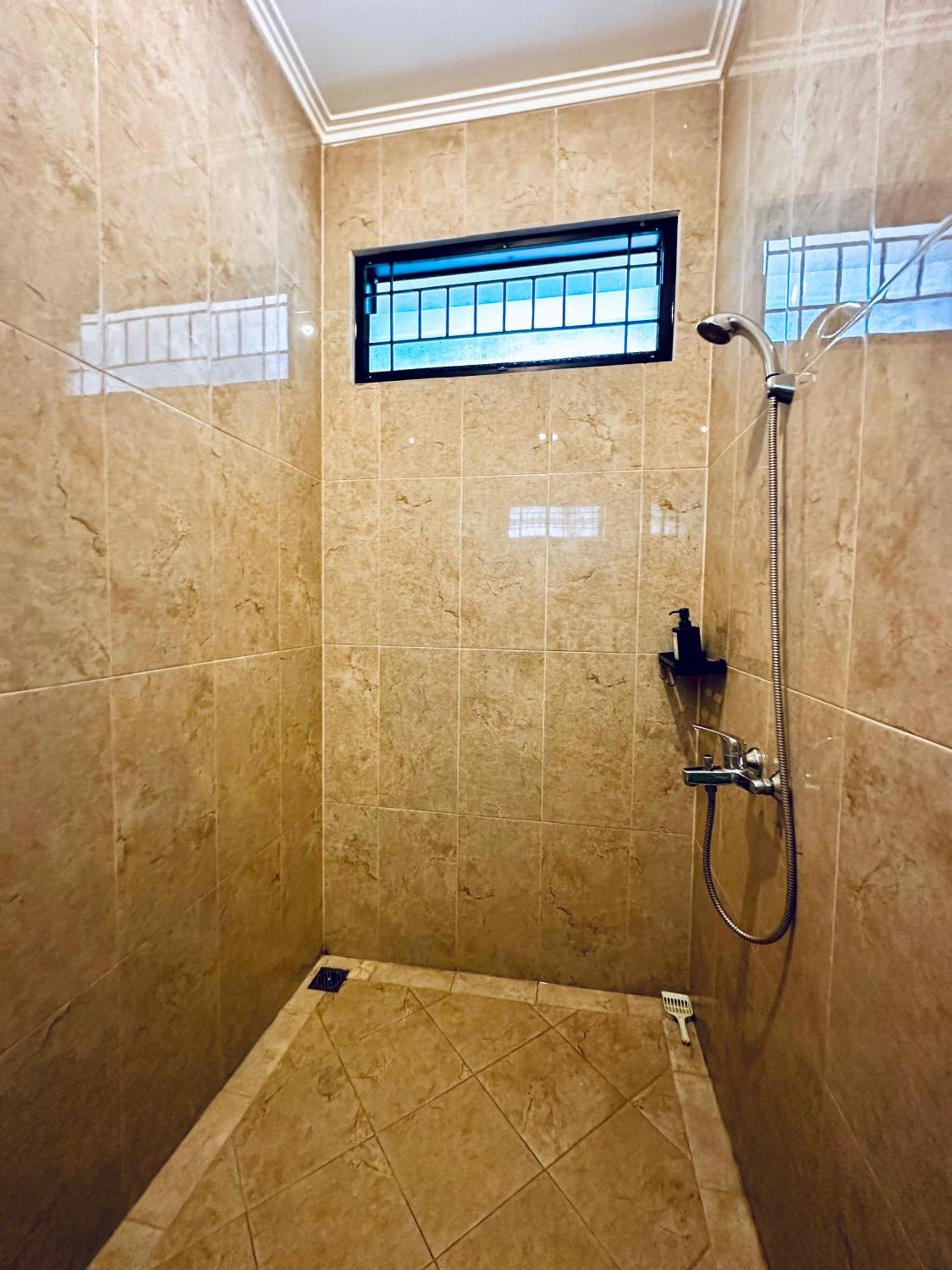 4-Bedroom Home In South Jakarta Nuansa Swadarma Residence By Le Ciel Hospitality Екстериор снимка